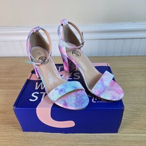 NEW Trary Galaxy Heels size 5